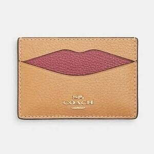 COACH LIP 👄 CARD HOLDER NWT
